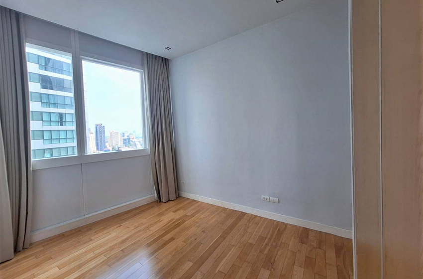 Condominium in Sukhumvit : Millennium Residence 